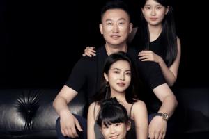 开云体育下载-刘维伟被妻子实锤出轨：公然带小三见人！威胁恐吓提离婚